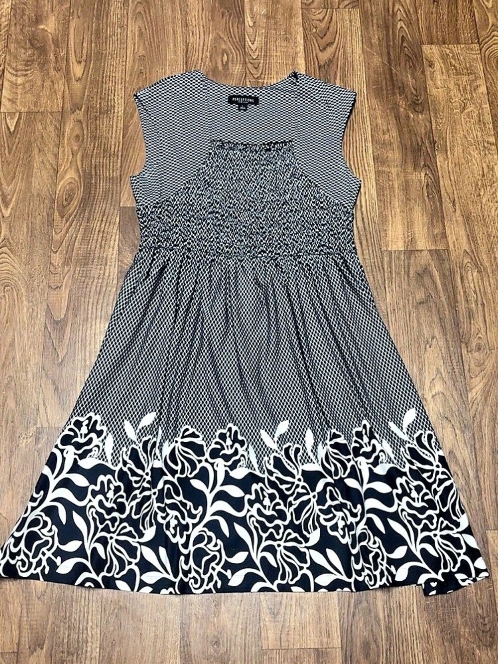 Perceptions New York Geometric Mini Dress in Black & White Large Like New